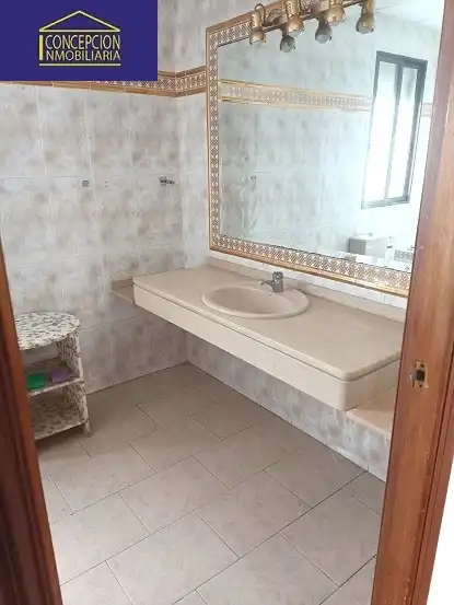 Bathroom of Flat for rent in Córdoba  with Air Conditioner, Heating and Furnished