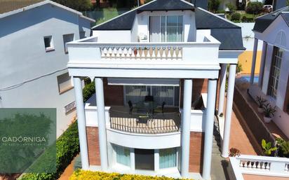 Vista exterior de Casa o xalet en venda en El Masnou amb Aire condicionat, Calefacció i Jardí privat