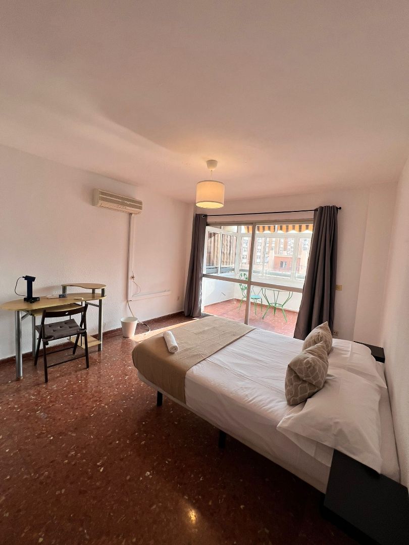 Bedroom of Flat to share in Málaga Capital  with Air Conditioner, Furnished and Oven