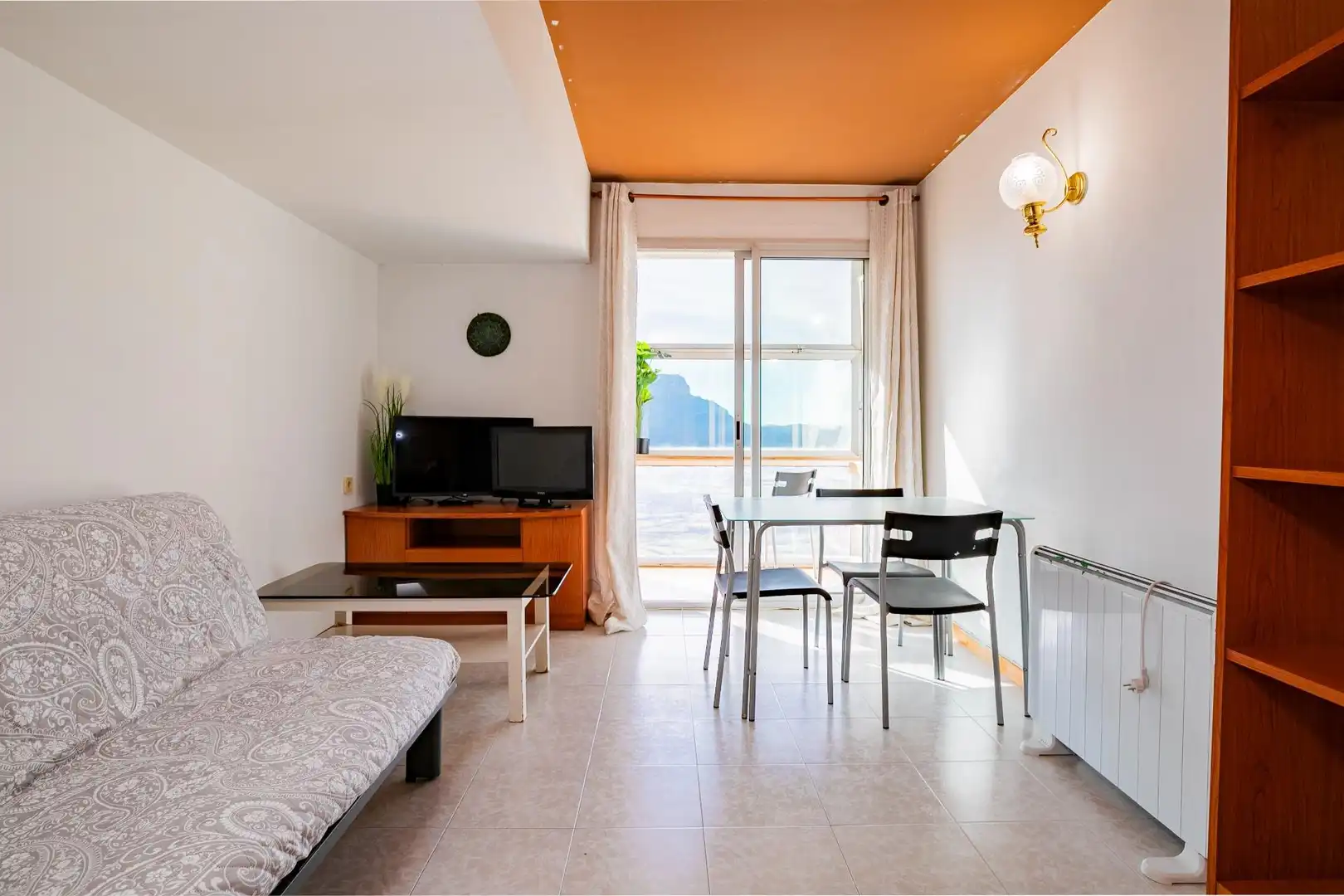Living room of Study for sale in Jaca  with Heating and Balcony