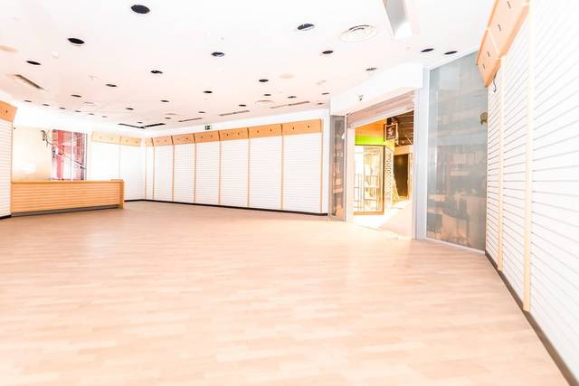 Local comercial en Venta en Rúa Ramón y Cajal, 53 en Cuatro Caminos - Plaza de la Cubela