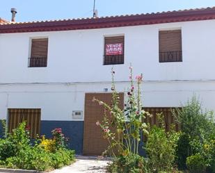 Vista exterior de Casa o xalet en venda en La Villa de Don Fadrique amb Calefacció i Moblat
