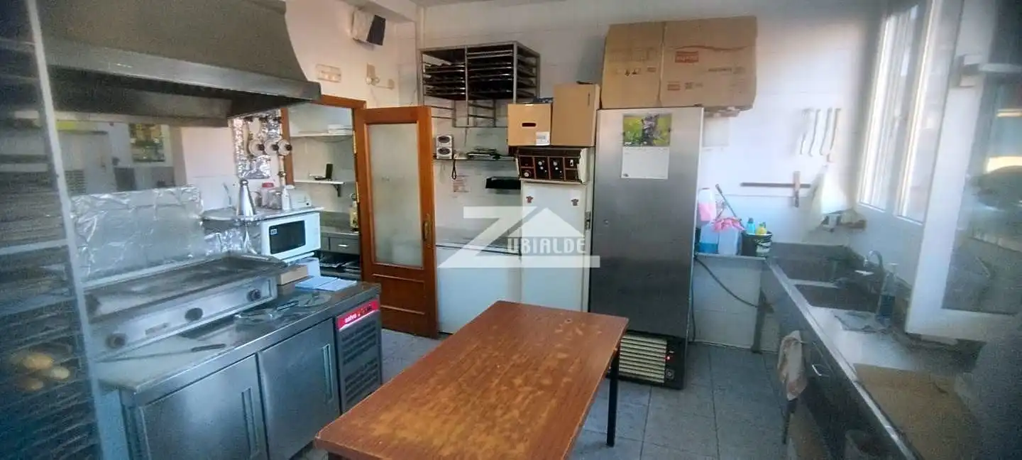 Business premises for sale in Calle San Juan Kalea, imagen 17
