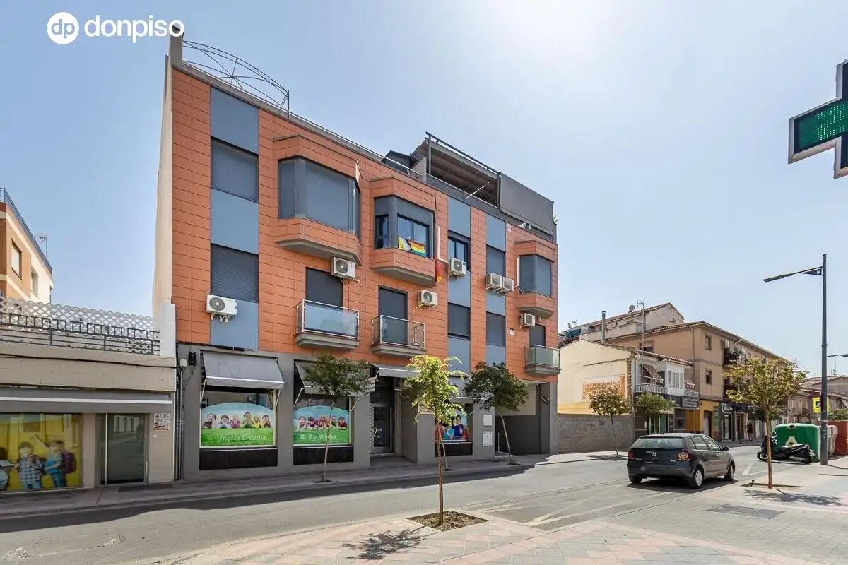 Vista exterior de Piso en venta en Armilla con Aire acondicionado, Calefacción y Balcón
