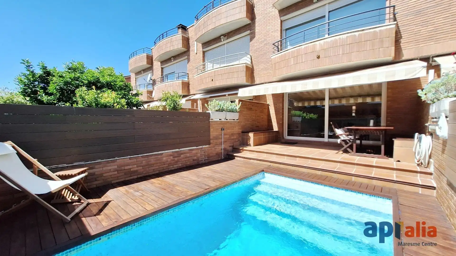 Piscina de Casa adosada en venda en Vilassar de Mar amb Aire condicionat, Calefacció i Parquet