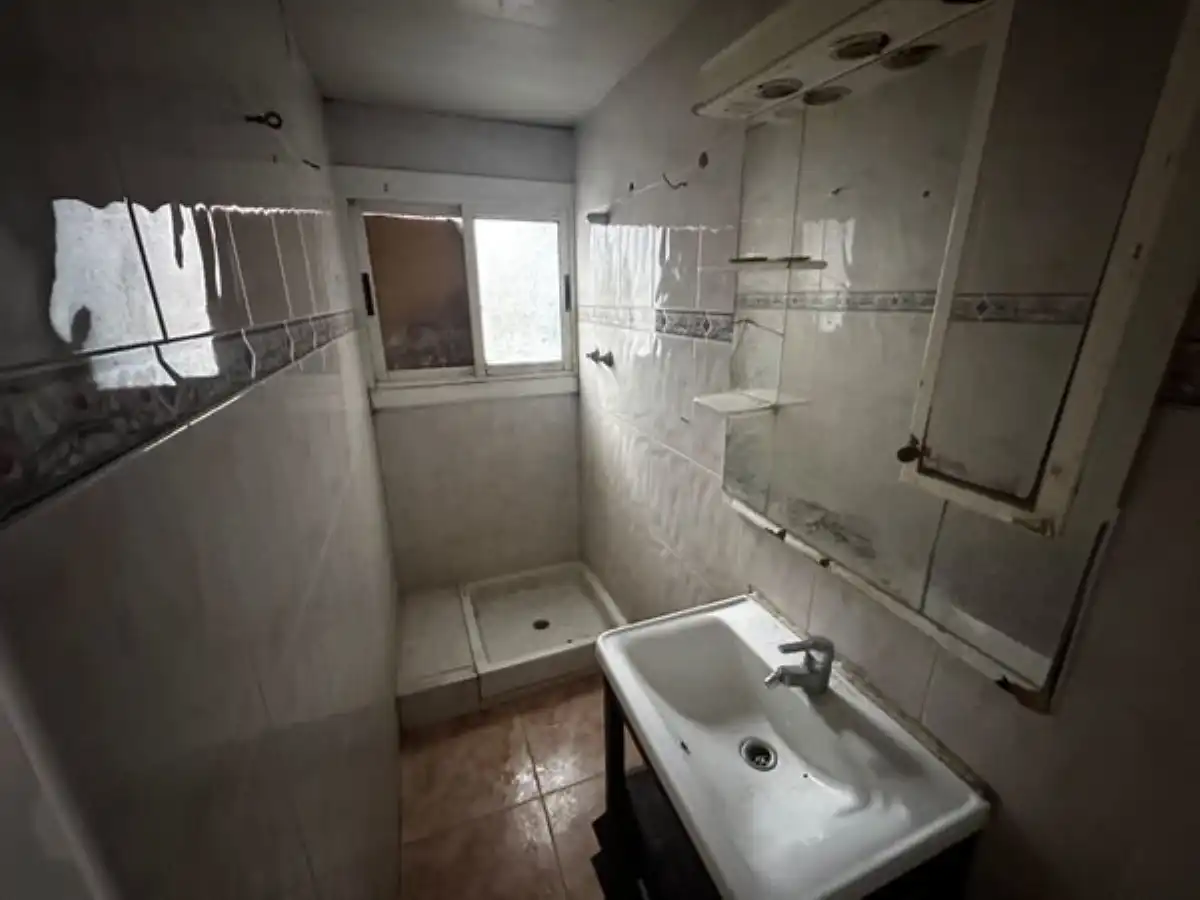Badezimmer von Wohnungen zum Verkauf in Terrassa