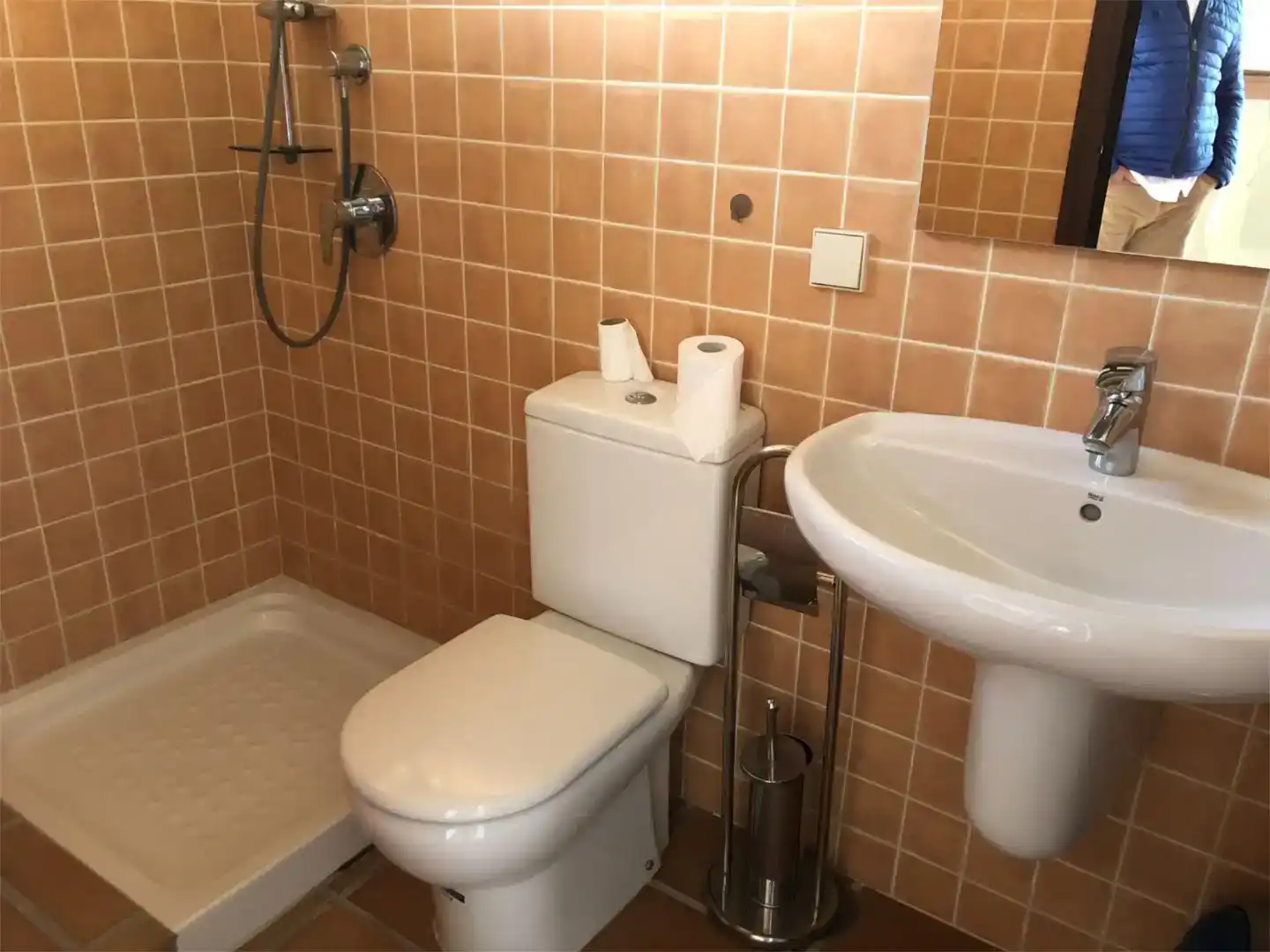 Badezimmer von Wohnung zur Miete in Estepona mit Klimaanlage, Privatgarten und Abstellraum