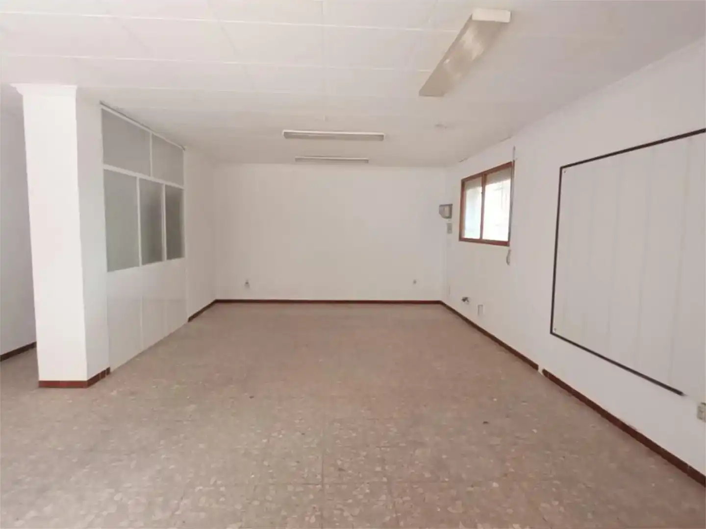 Local en venta en Corral de Almaguer