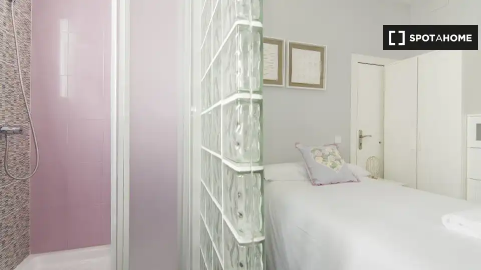 Habitación de Apartamento para compartir en Madrid con Aire acondicionado, Calefacción y Terraza