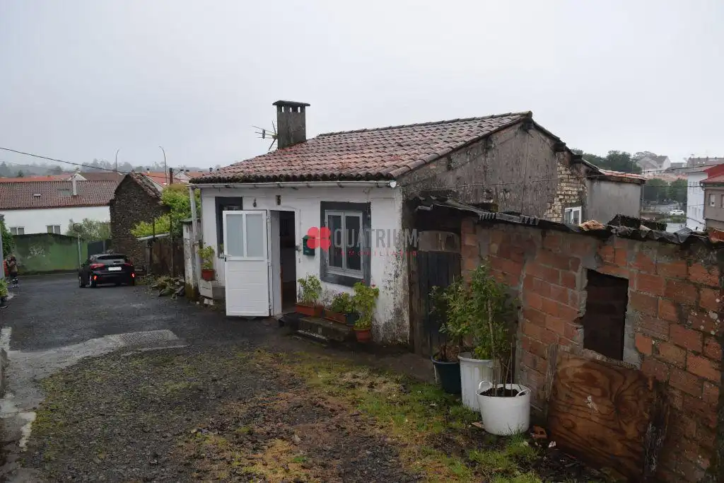 Außenansicht von Haus oder Chalet zum Verkauf in Santiago de Compostela  mit Privatgarten