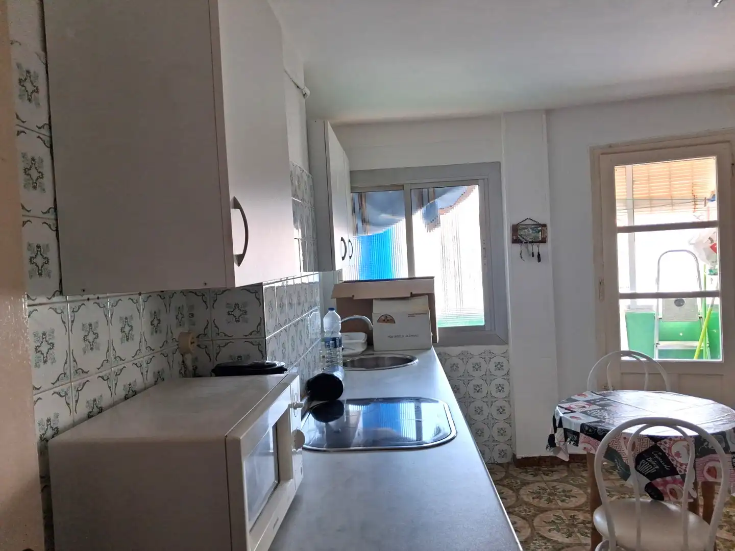 Kitchen of Flat for sale in Zaragoza  with Heating, Terrace and Furnished