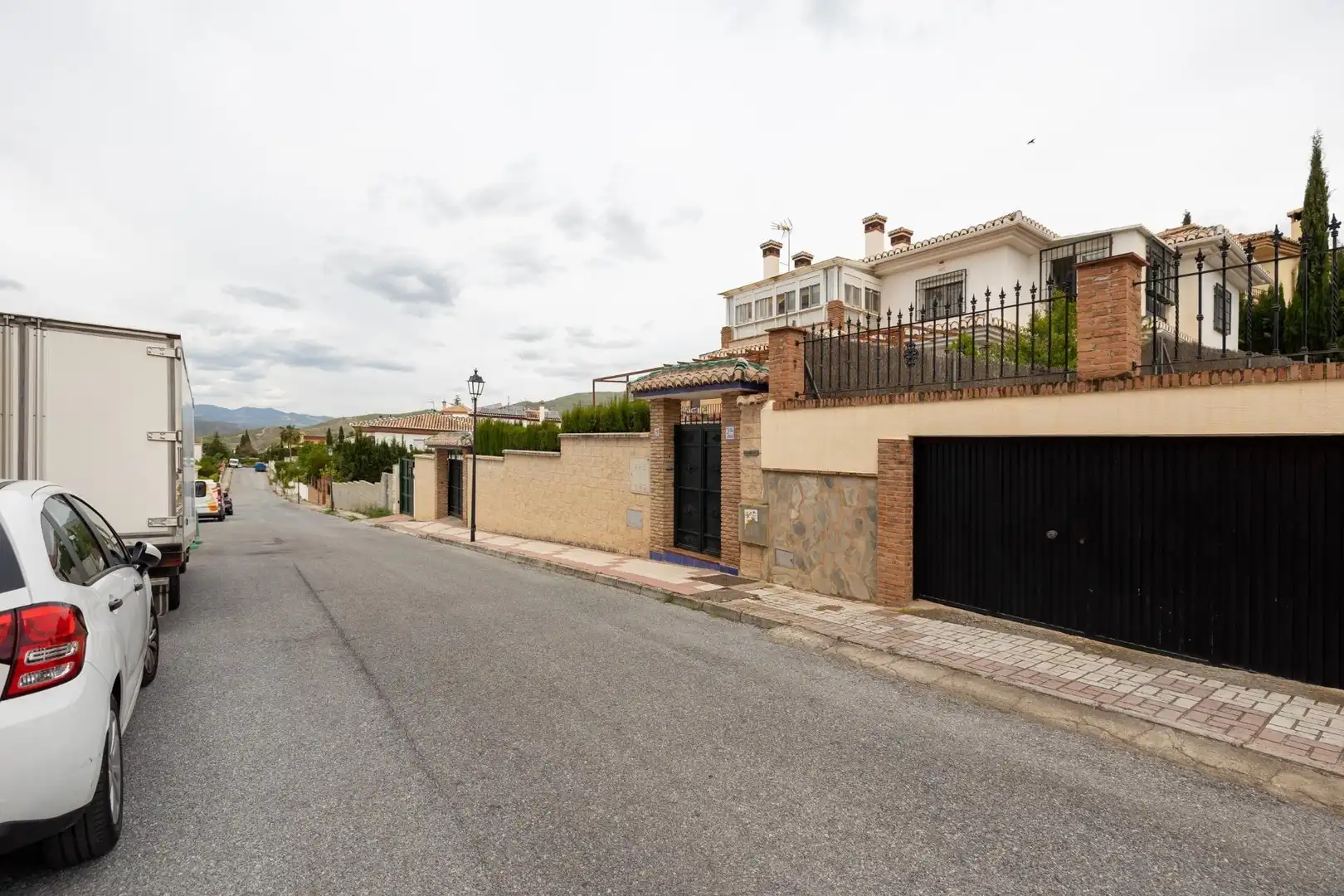 Exterior view of Houses for sale in Barrio de la Vega