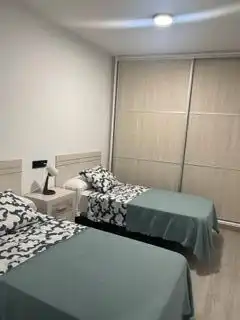 Habitación de Piso de alquiler en Las Palmas de Gran Canaria con Aire acondicionado, Parquet y Amueblado
