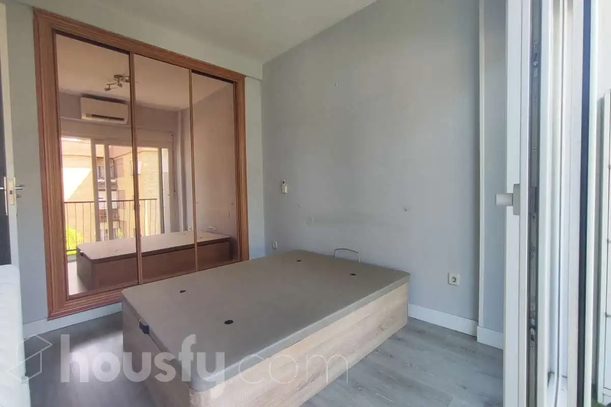 Bedroom of Flat for rent in Madrid  with Air Conditioner, Heating and Parquet flooring