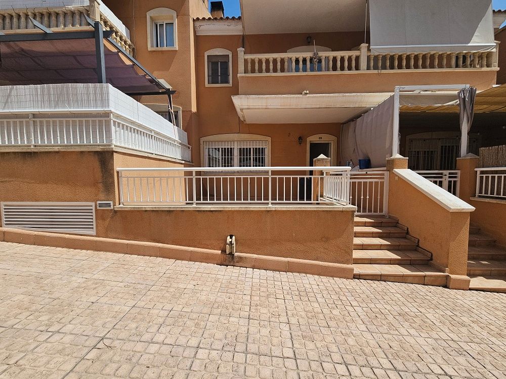 Exterior view of Single-family semi-detached for sale in Elche / Elx  with Terrace, Storage room and Balcony