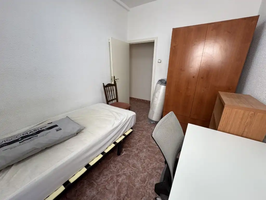 Wohnung zur Miete in Calle Infanta Doña Maria, Ciudad Jardín - Zoco