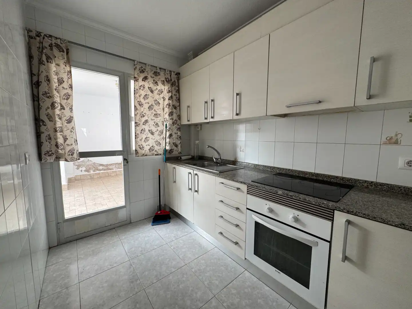 Cocina de Planta baja en venta en San Pedro del Pinatar con Aire acondicionado, Calefacción y Jardín privado