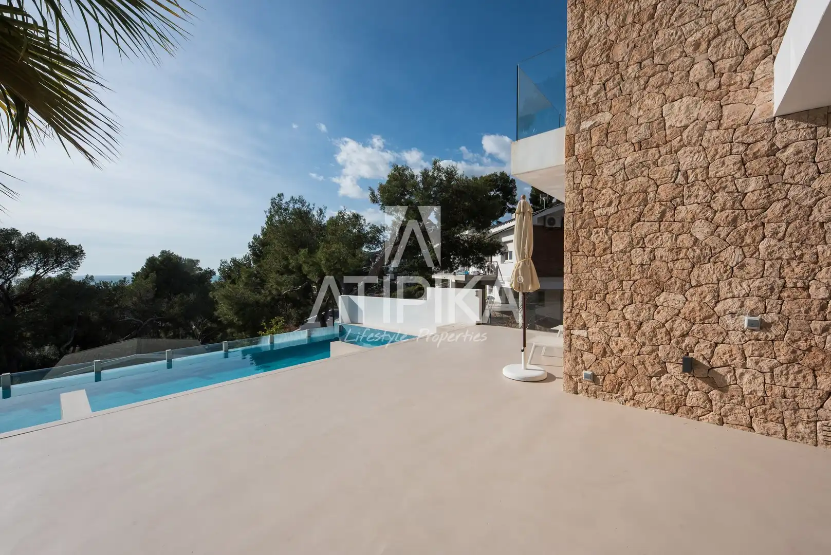 Vista exterior de Casa o xalet en venda en Castelldefels amb Aire condicionat, Calefacció i Terrassa