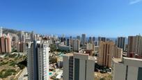 Vista exterior de Dúplex en venda en Benidorm amb Piscina comunitària