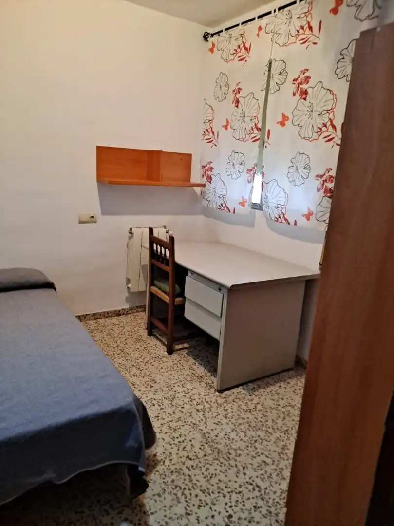 Bedroom of Flat for rent in Granada  with Heating, Furnished and Oven