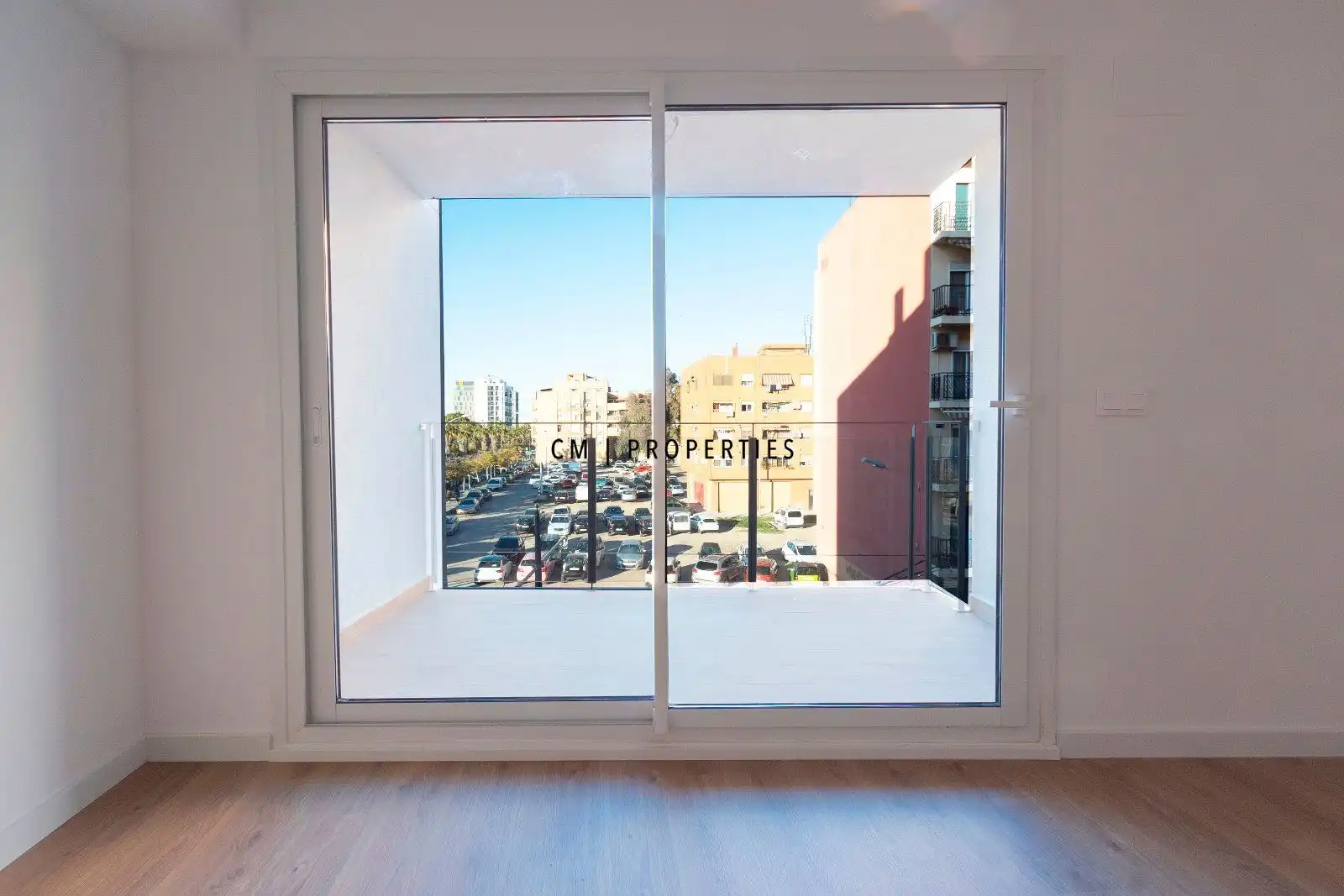 Vista exterior de Piso de alquiler en Valencia con Terraza, Trastero y Piscina