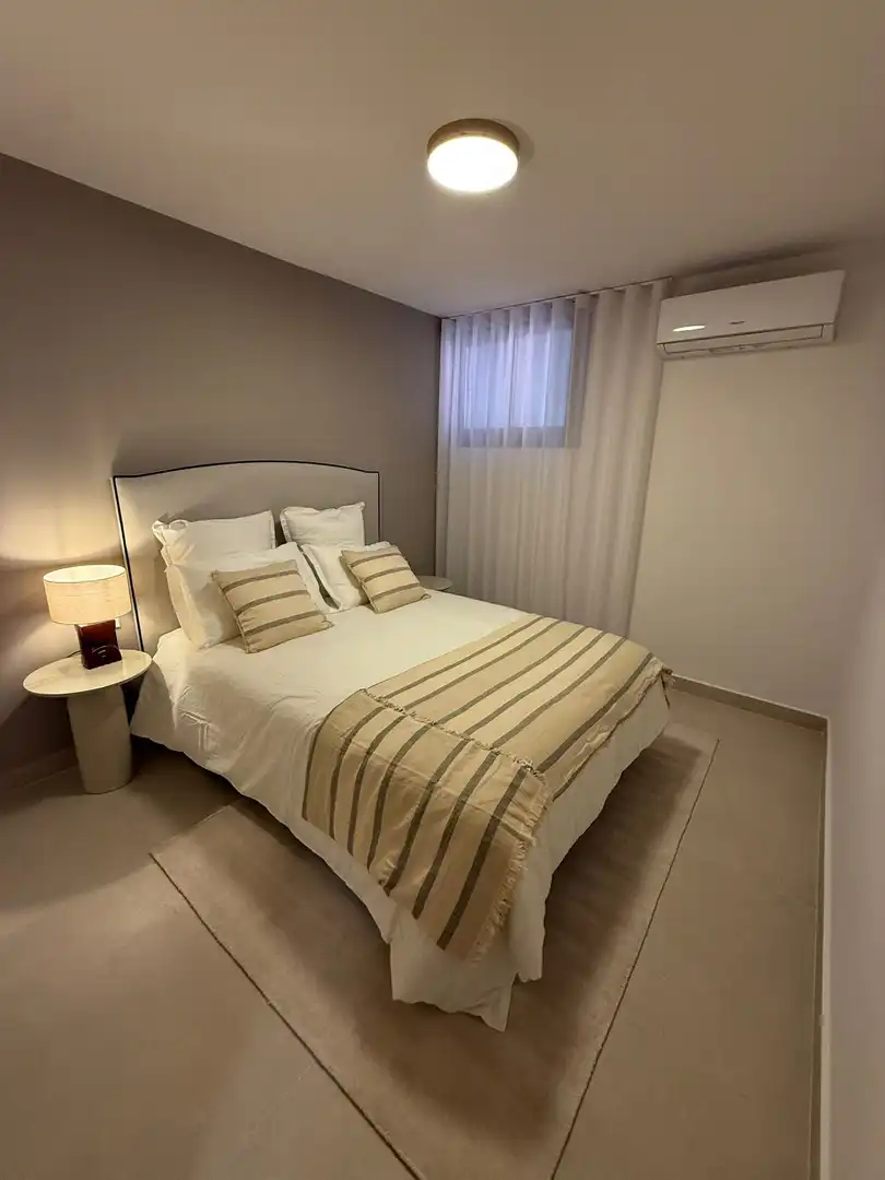 Habitación de Apartamento de alquiler en Marbella con Aire acondicionado, Calefacción y Terraza
