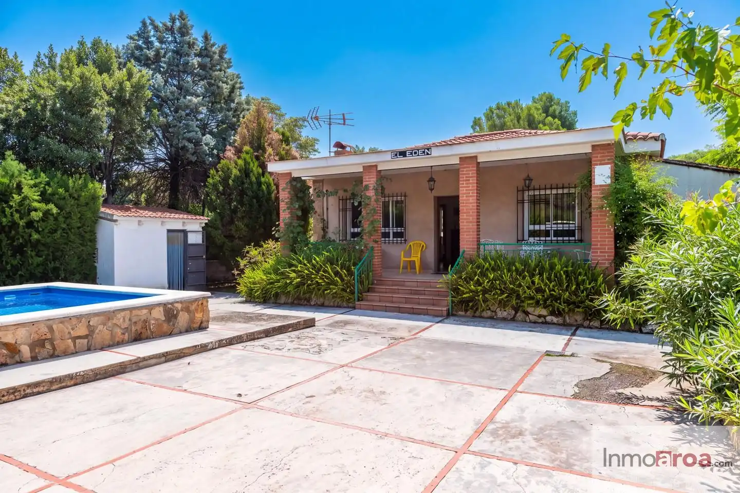 Vista exterior de Casa o xalet en venda en Olocau amb Aire condicionat, Calefacció i Jardí privat