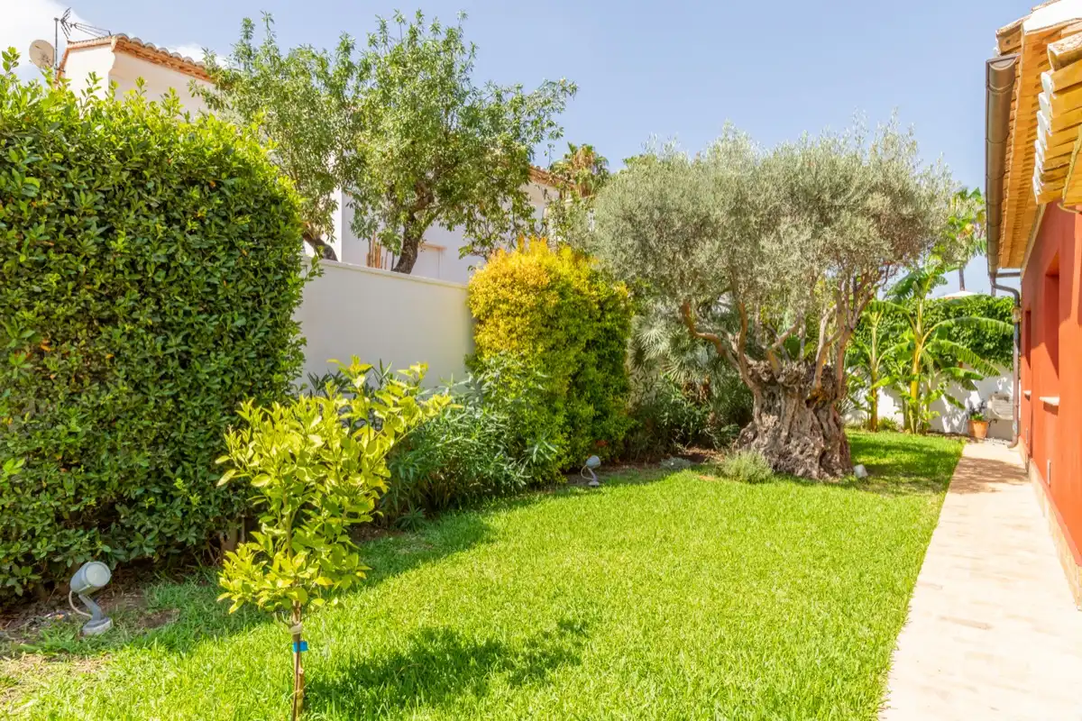 Detached house with pool for sale in El Montgó, imagen 10