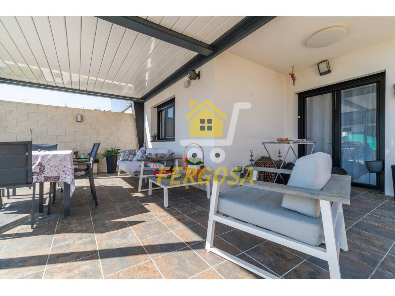 Terrassa de Casa adosada en venda en Navalcarnero amb Aire condicionat, Calefacció i Jardí privat