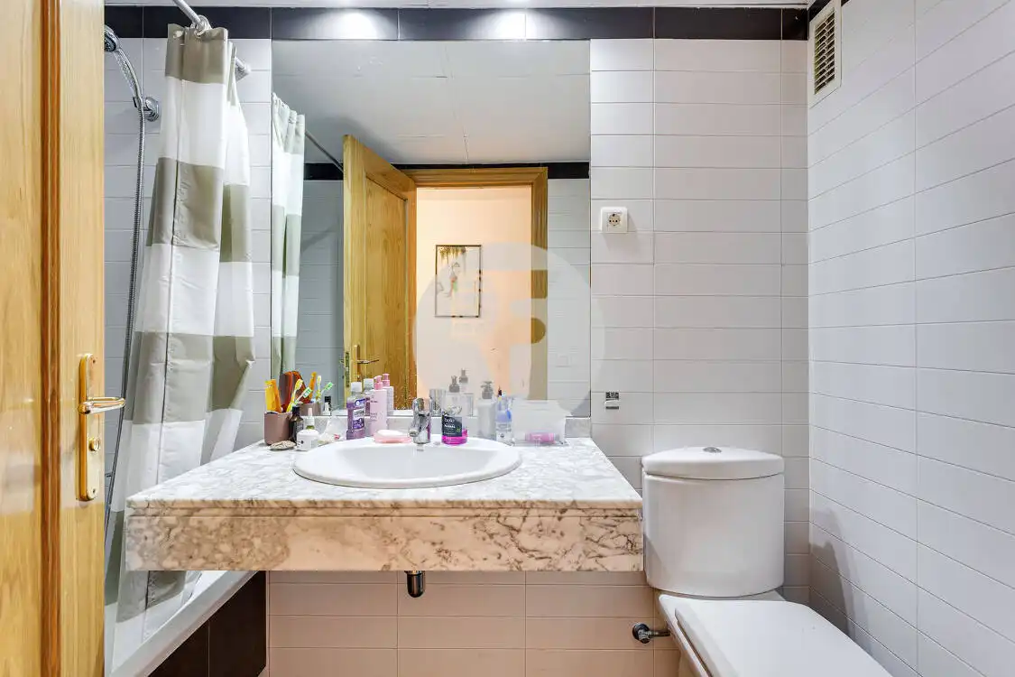 Baño de Piso en venta en Barcelona con Aire acondicionado, Calefacción y Terraza