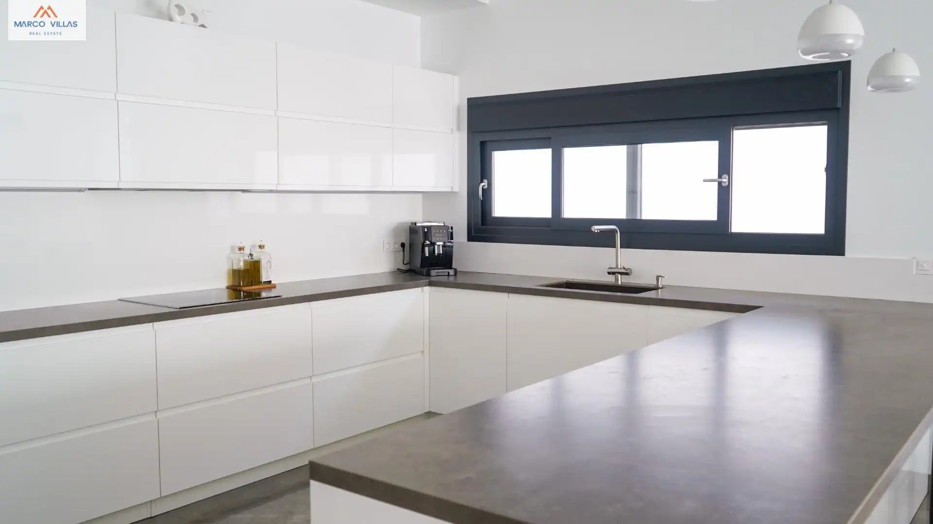 Cocina de Casa o chalet en venta en San Fulgencio con Aire acondicionado, Jardín privado y Piscina