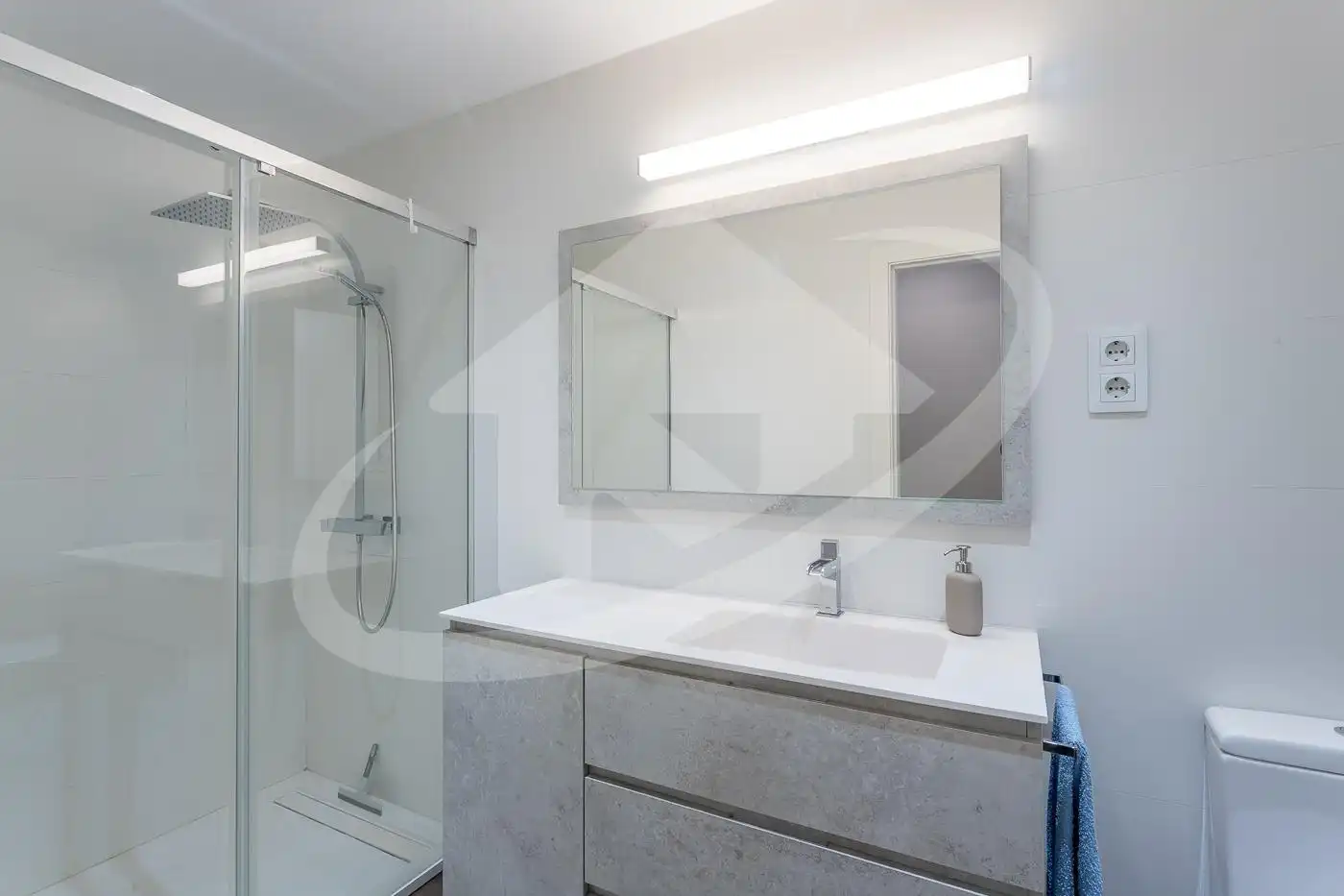 Bathroom of Houses for sale in Sabadell  with Heating, Private garden and Parquet flooring
