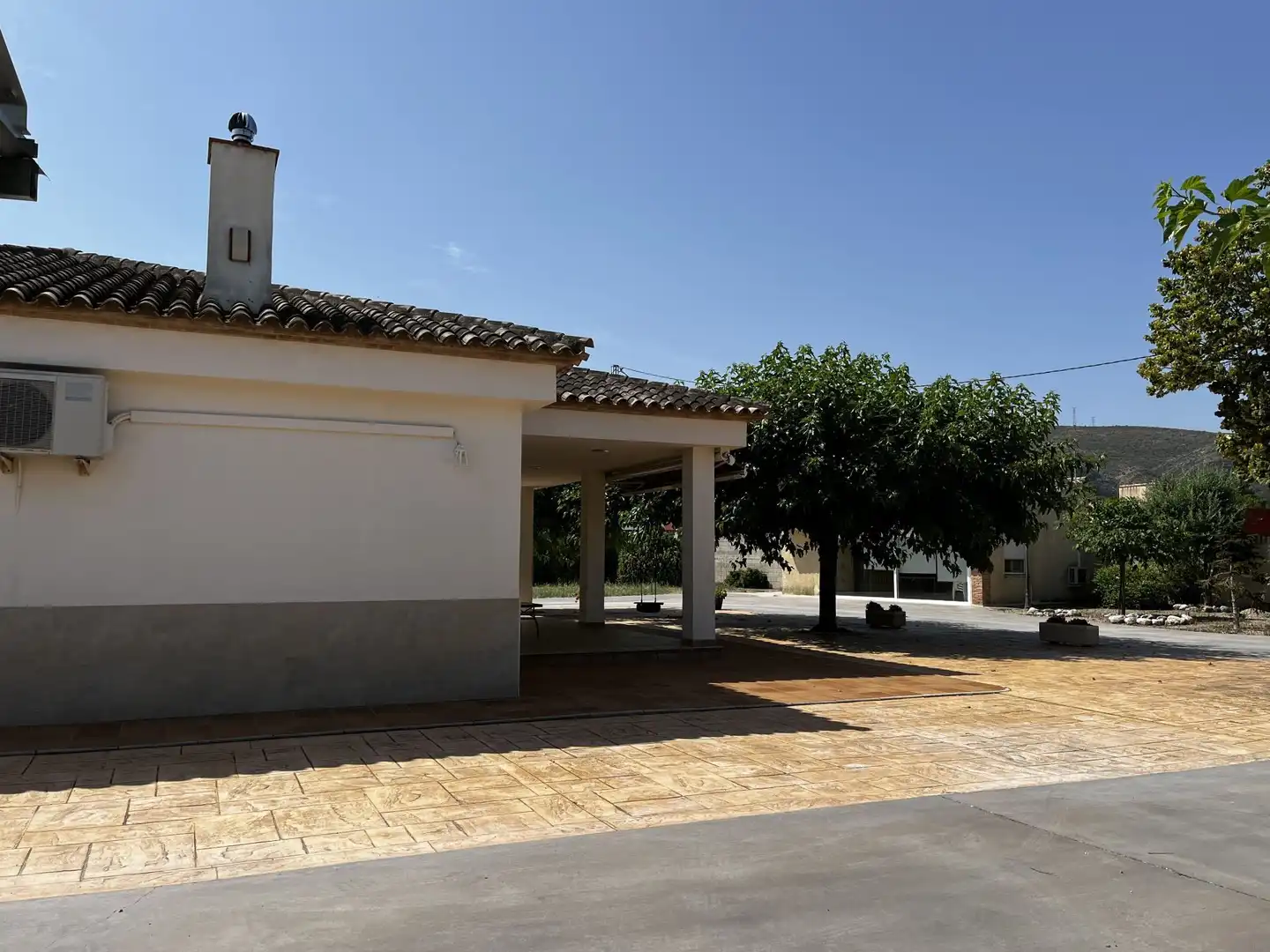 Vista exterior de Casa o xalet en venda en Ontinyent amb Aire condicionat, Calefacció i Jardí privat