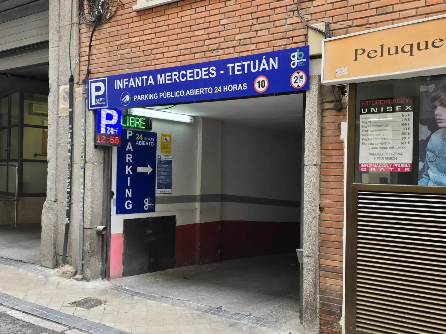 Parking of Garage for rent in Madrid  with Alarm