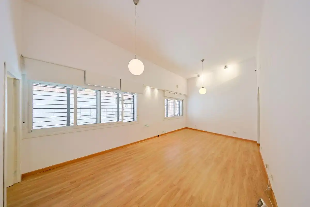 Sala d'estar de Planta baixa en venda en Madrid amb Calefacció