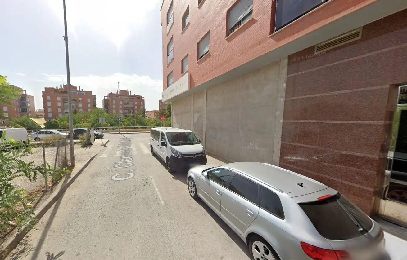 Piso con balcón en venta en JUAN JOSE MTNEZ FERRA, imagen 2