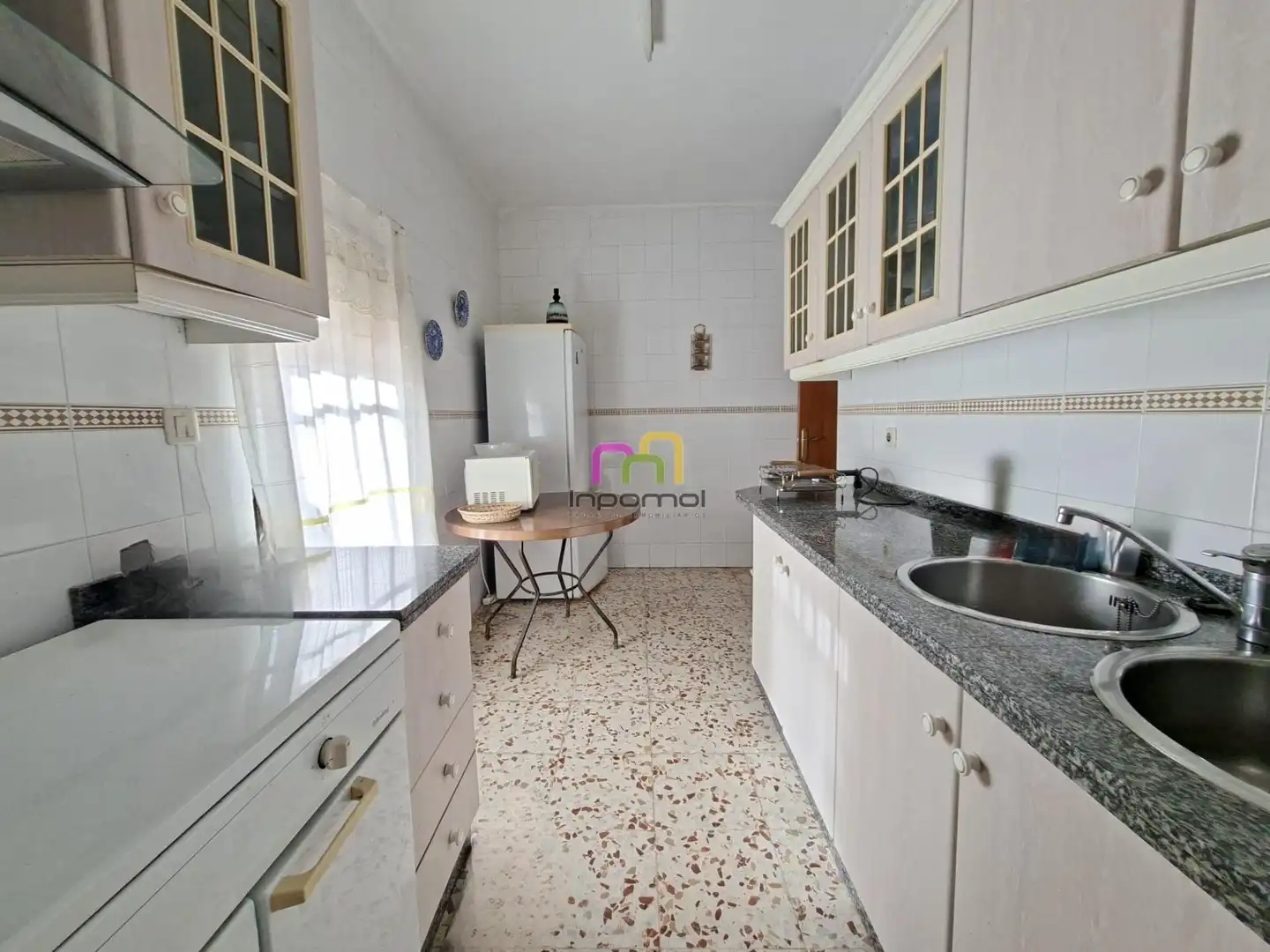 Kitchen of Houses for sale in Badajoz  with Terrace