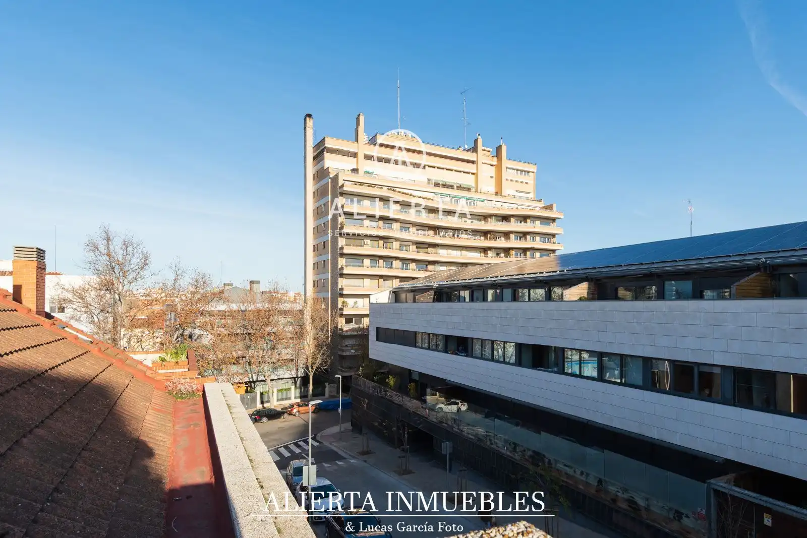 Vista exterior de Casa adosada en venda en Zaragoza amb Aire condicionat, Calefacció i Traster