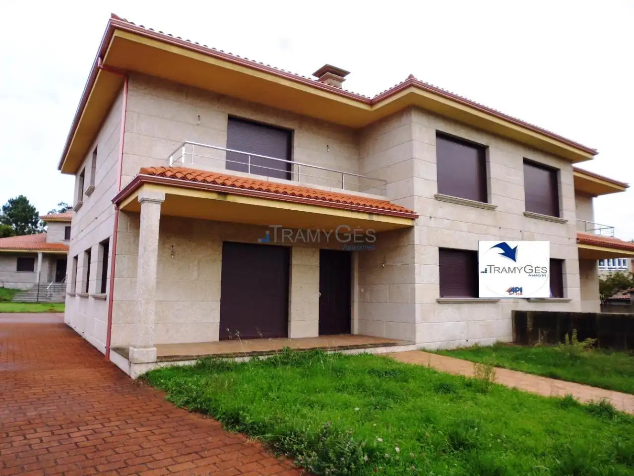 Außenansicht von Einfamilien-Reihenhaus zum Verkauf in Baiona mit Heizung, Privatgarten und Parkett