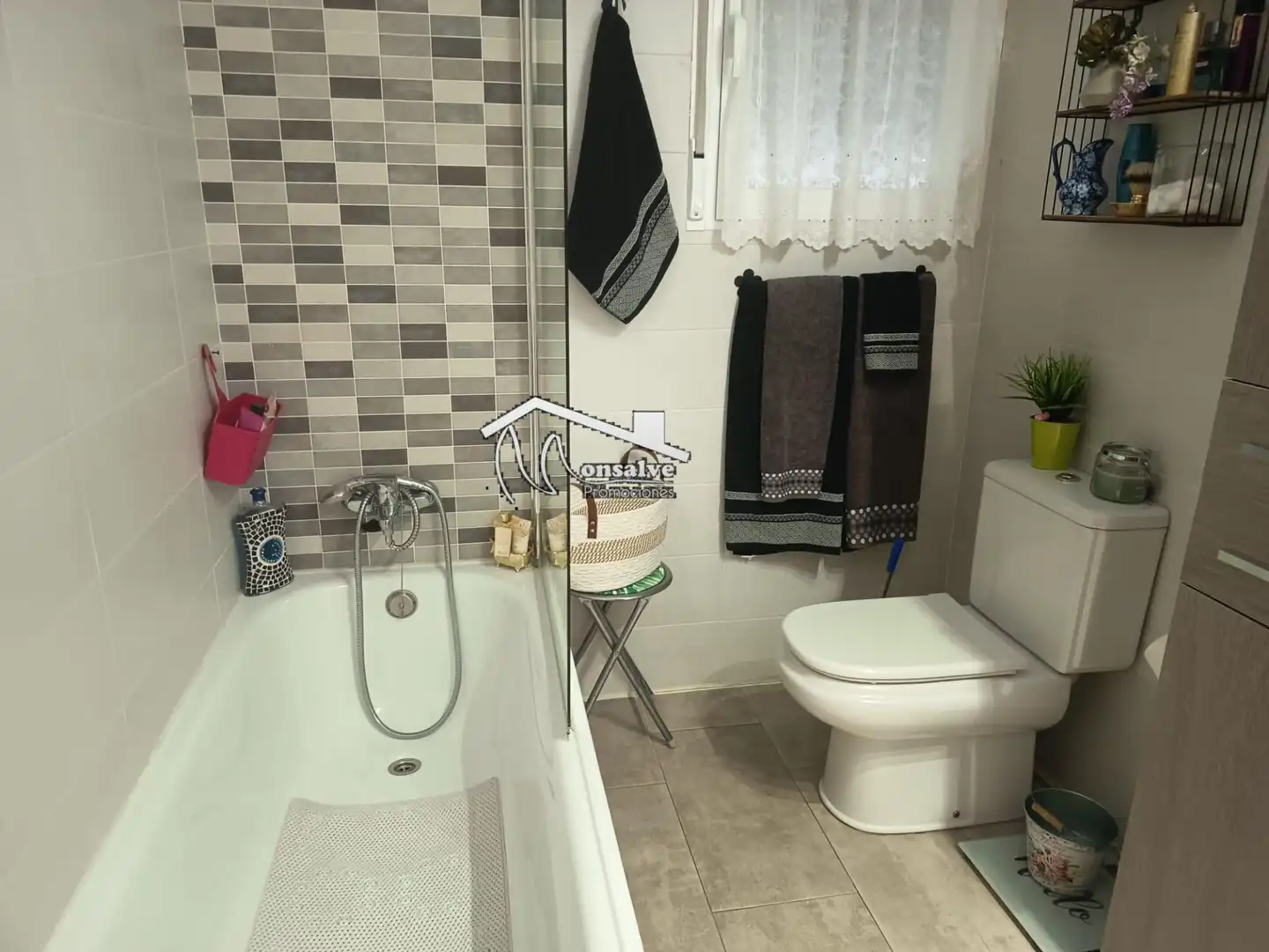 Baño de Casa adosada en venta en Yeles con Aire acondicionado, Calefacción y Jardín privado