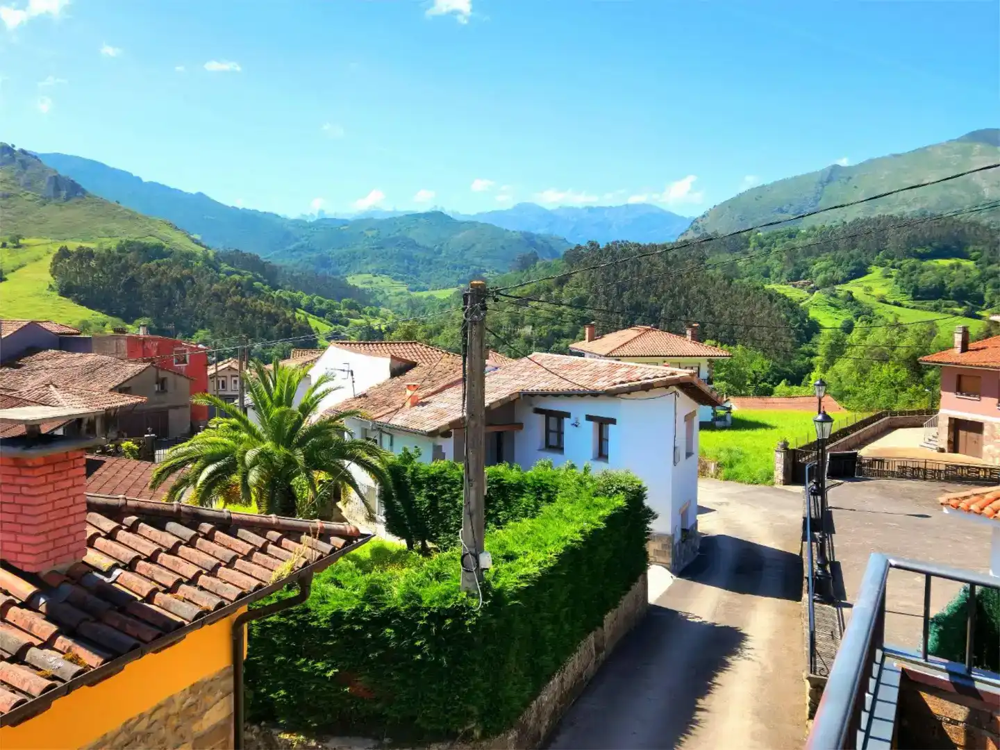 Vista exterior de Casa o xalet de lloguer en Llanes