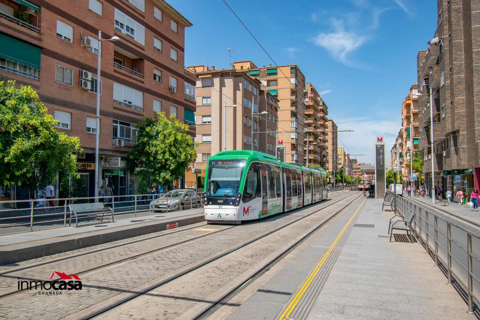 Vista exterior de Pis en venda en Granada amb Jardí privat i Balcó