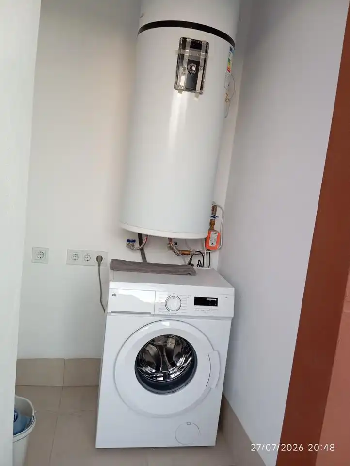 Bany de Pis de lloguer en Dos Hermanas amb Aire condicionat, Terrassa i Piscina comunitària