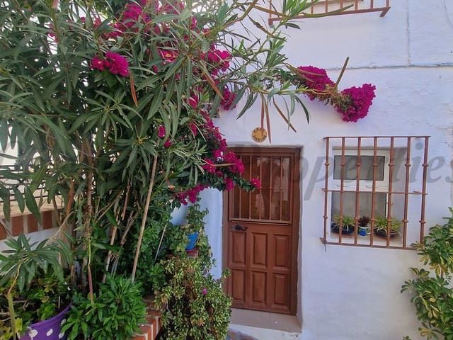 Casa adosada en venda a Sedella