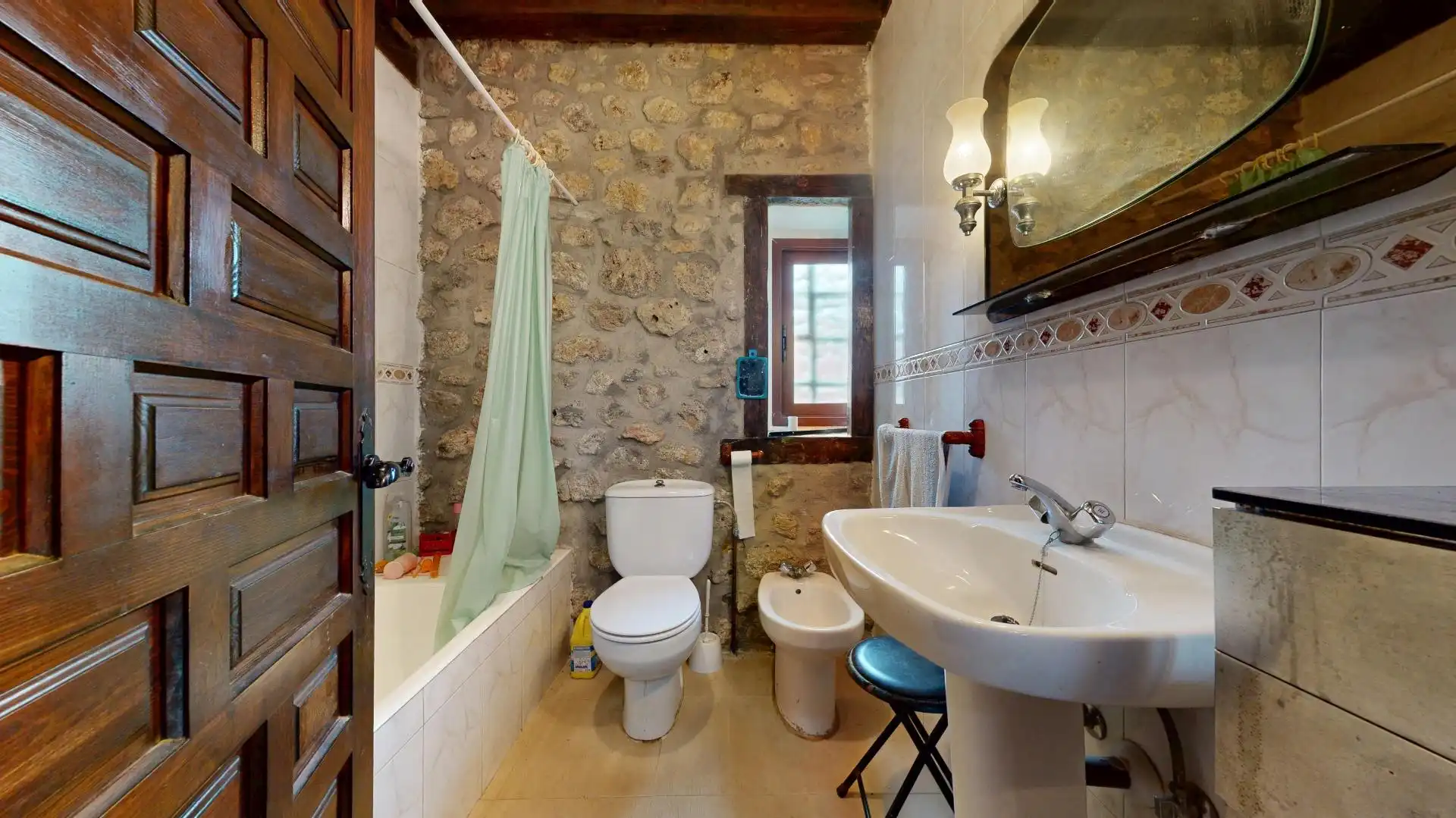 Bany de Casa o xalet en venda en Valle de Mena amb Jardí privat, Traster i Balcó