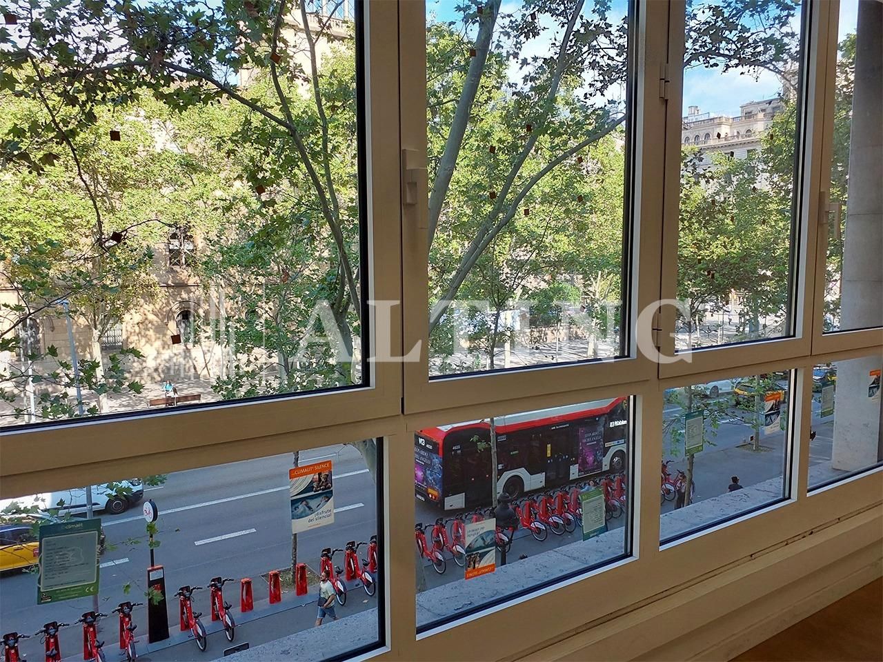 Vista exterior de Oficina de lloguer en  Barcelona Capital amb Aire condicionat