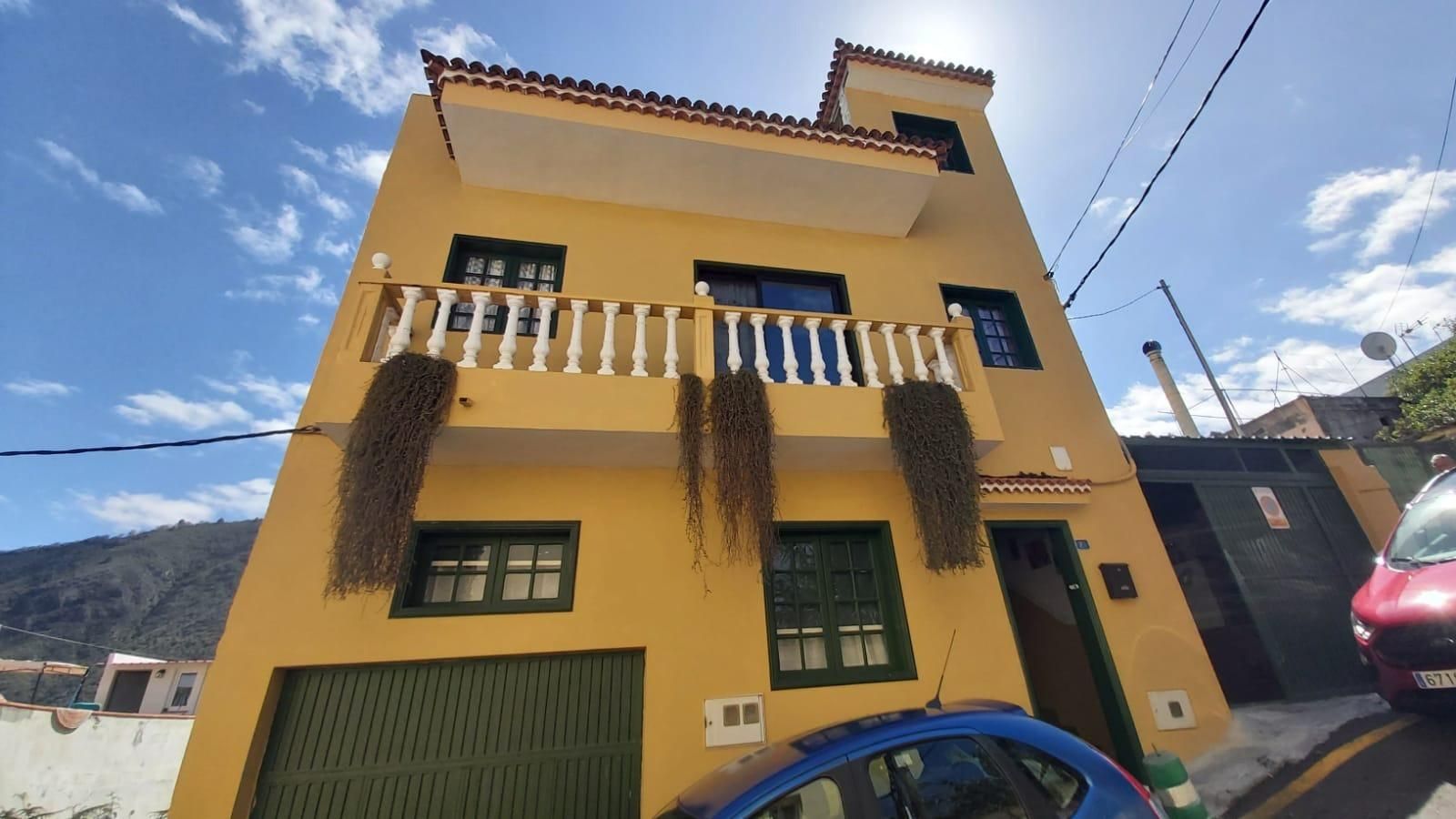 Exterior view of House or chalet for sale in La Orotava  with Terrace and Balcony
