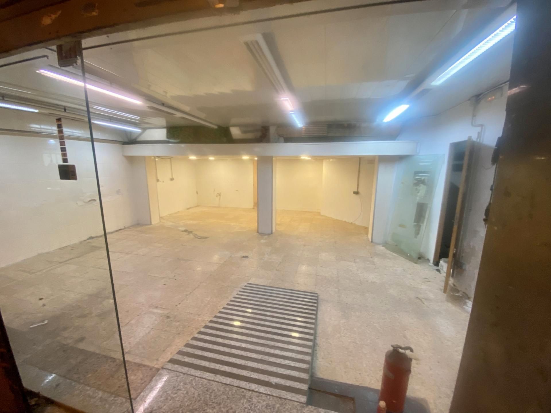 Premises for sale in  Barcelona Capital