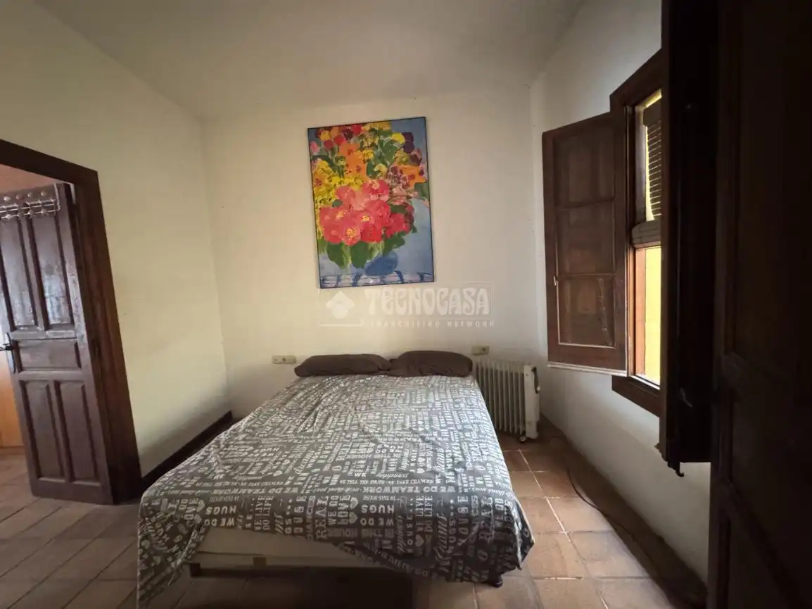 Schlafzimmer von Einfamilien-Reihenhaus zum Verkauf in Barcelona mit Klimaanlage und Terrasse