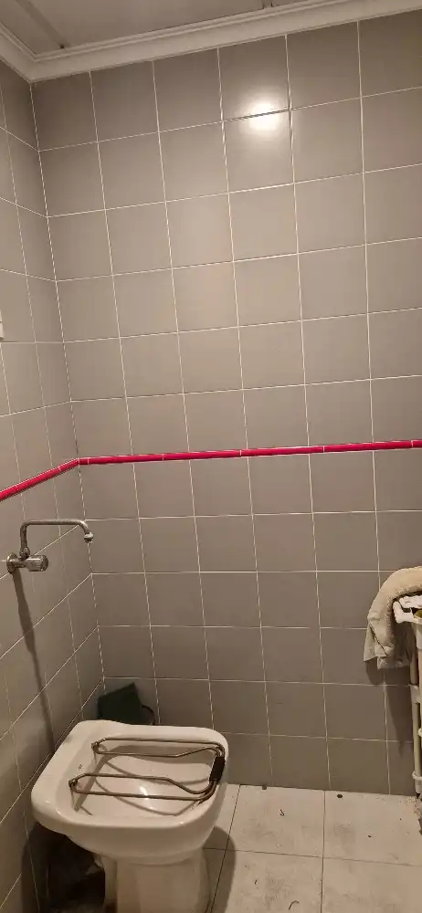 Bany de Oficina en venda en Almansa amb Moblat